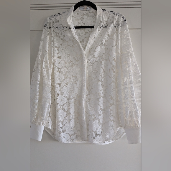 CH Carolina Herrera Lace Logo White Blouse With Under Camisole Size 8 - Picture 2 of 8